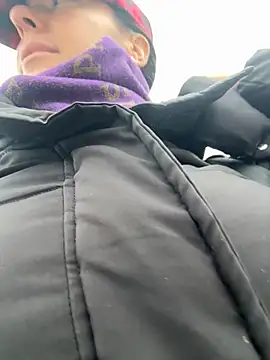 Snapshot of eveangelll chatting on December 1, 8:08 am eveangelll online show from December 1, 8:08 am