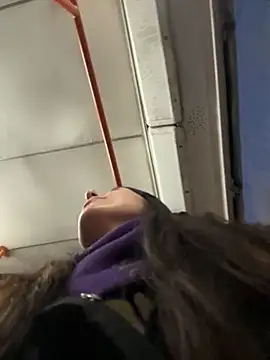 Snapshot of eveangelll chatting on December 2, 5:02 am eveangelll online show from December 2, 5:02 am