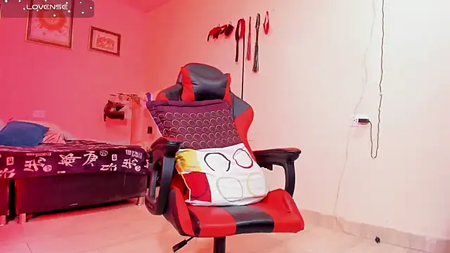 AlejoKhalifa  online show from October 15, 10:43 pm