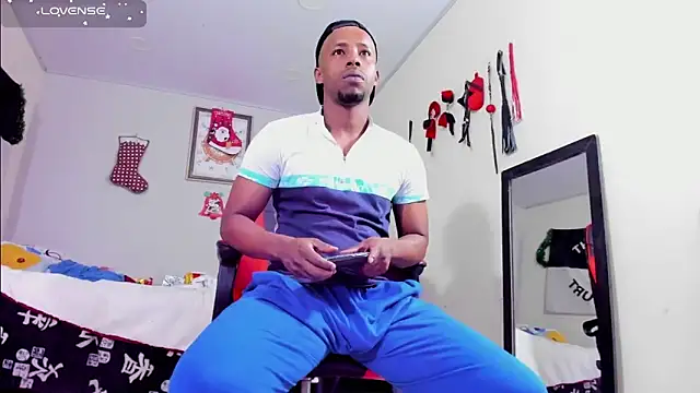 AlejoKhalifa  online show from December 21, 9:27 am