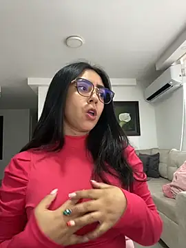 Snapshot of GiiirlPower chatting on October 2, 2:13 pm GiiirlPower online show from October 2, 2:13 pm
