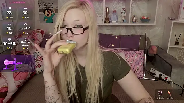 Snapshot of MeowkaKitty chatting on January 8, 2:58 am MeowkaKitty online show from January 8, 2:58 am