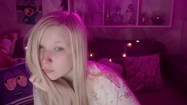 Snapshot of MeowkaKitty chatting on January 10, 1:29 am MeowkaKitty online show from January 10, 1:29 am