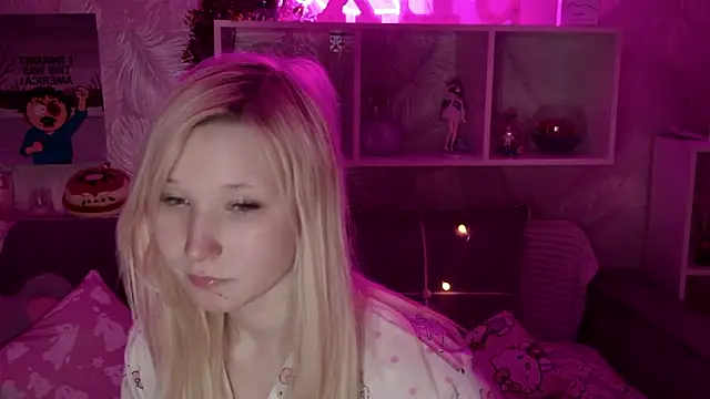 Snapshot of MeowkaKitty chatting on February 7, 2:15 am MeowkaKitty online show from February 7, 2:15 am