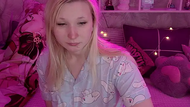 Snapshot of MeowkaKitty chatting on February 14, 3:03 am MeowkaKitty online show from February 14, 3:03 am