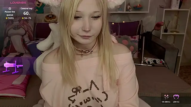 Snapshot of MeowkaKitty chatting on February 22, 2:02 am MeowkaKitty online show from February 22, 2:02 am