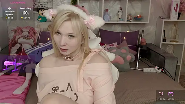 Snapshot of MeowkaKitty chatting on February 28, 1:50 am MeowkaKitty online show from February 28, 1:50 am