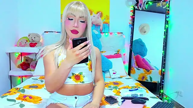 Snapshot of Candy_Candy__ chatting on October 22, 9:25 pm Candy Candy online show from October 22, 9:25 pm