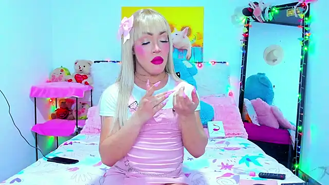 Snapshot of Candy_Candy__ chatting on November 30, 5:11 am Candy Candy online show from November 30, 5:11 am