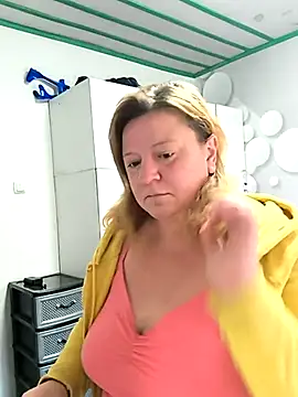 Snapshot of jusichka chatting on September 11, 5:29 am jusichka online show from September 11, 5:29 am