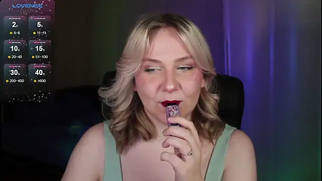 sensual girrrl online show from September 17, 8:10 pm