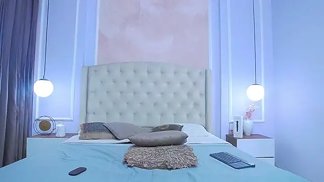 Snapshot of JoannaCox chatting on November 4, 7:24 pm JoannaCox online show from November 4, 7:24 pm