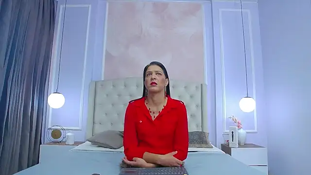 Snapshot of JoannaCox chatting on November 10, 8:08 pm JoannaCox online show from November 10, 8:08 pm