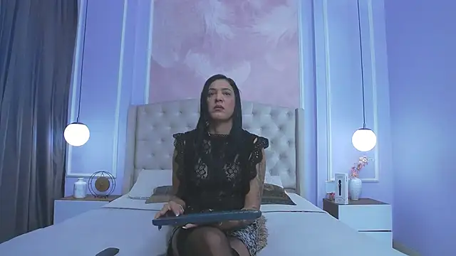 Snapshot of JoannaCox chatting on December 5, 8:05 pm JoannaCox online show from December 5, 8:05 pm