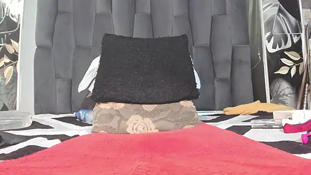 Snapshot of hot_milkbitch chatting on September 22, 4:25 am hot milkbitch online show from September 22, 4:25 am