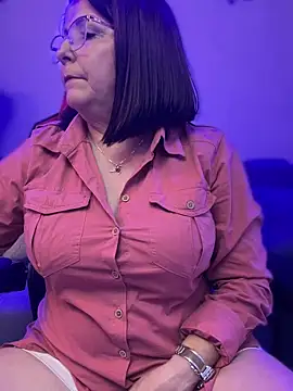 Snapshot of PaulinaSanders_X chatting on January 22, 9:21 pm PaulinaSanders X online show from January 22, 9:21 pm