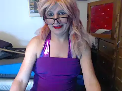 Snapshot of LorenJade chatting on February 4, 10:10 am LorenJade online show from February 4, 10:10 am