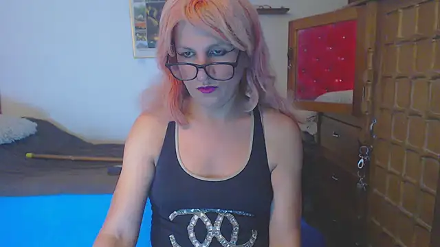 Snapshot of LorenJade chatting on February 10, 6:20 am LorenJade online show from February 10, 6:20 am