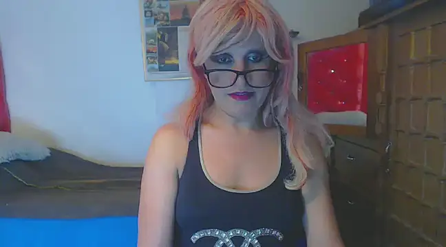 Snapshot of LorenJade chatting on February 11, 6:08 am LorenJade online show from February 11, 6:08 am