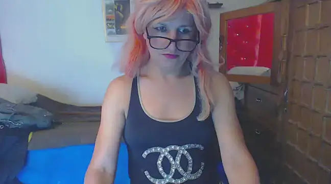 Snapshot of LorenJade chatting on February 12, 11:09 pm LorenJade online show from February 12, 11:09 pm