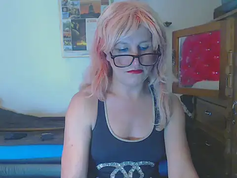 Snapshot of LorenJade chatting on February 27, 7:23 am LorenJade online show from February 27, 7:23 am