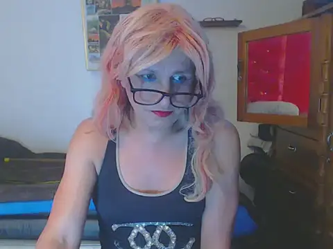 Snapshot of LorenJade chatting on February 28, 7:05 am LorenJade online show from February 28, 7:05 am