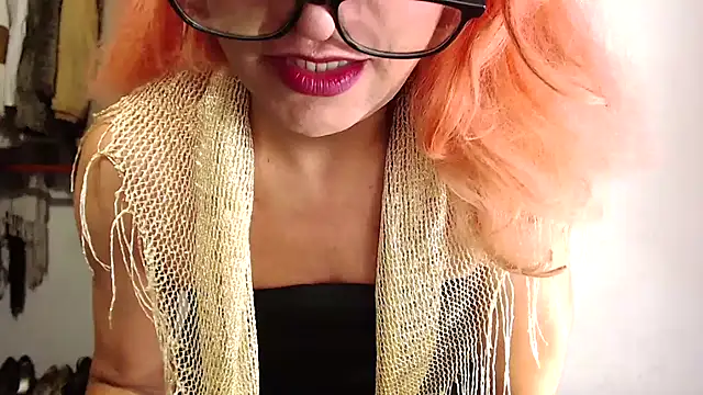 Snapshot of LorenJade chatting on October 10, 3:16 am LorenJade online show from October 10, 3:16 am