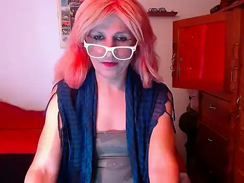 Snapshot of LorenJade chatting on October 18, 9:10 am LorenJade online show from October 18, 9:10 am