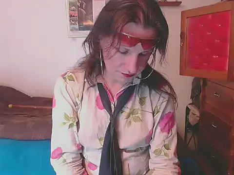 LorenJade online show from January 16, 7:45 am