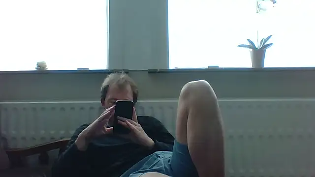 Snapshot of bertolini chatting on May 10, 12:43 pm bertolini online show from May 10, 12:43 pm