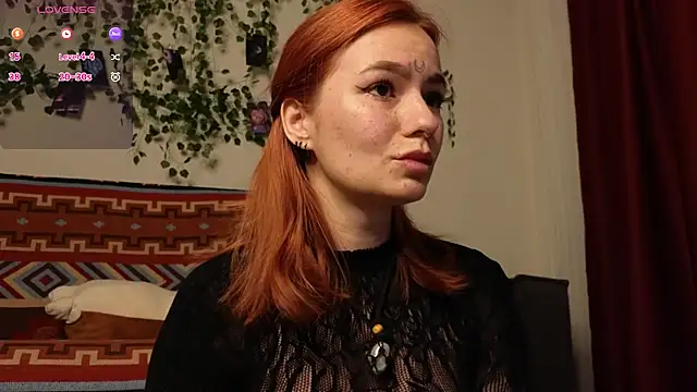 girl with snaketatto0 online show from December 2, 2:17 am