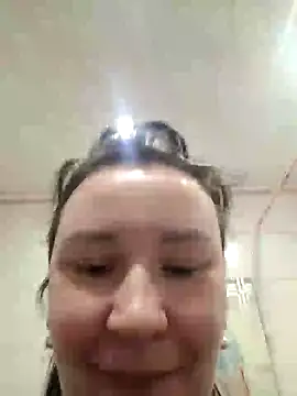 Snapshot of AlexaLexie chatting on January 19, 1:33 pm AlexaLexie online show from January 19, 1:33 pm