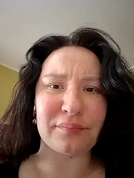 Snapshot of AlexaLexie chatting on May 2, 11:15 am AlexaLexie online show from May 2, 11:15 am