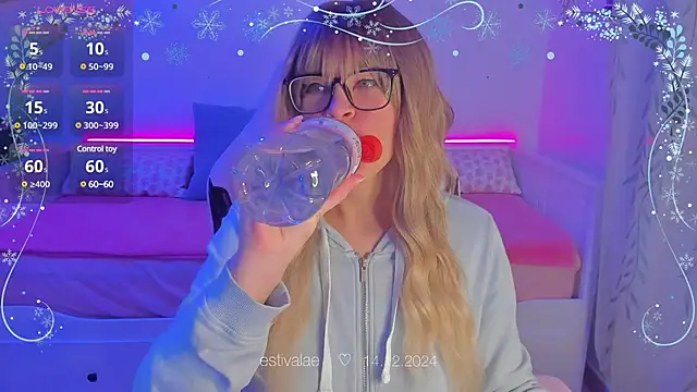 Snapshot of estivalae chatting on December 14, 7:25 pm estivalae online show from December 14, 7:25 pm