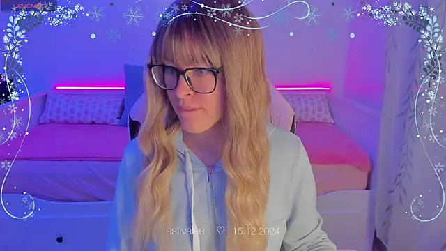 Snapshot of estivalae chatting on December 15, 5:20 pm estivalae online show from December 15, 5:20 pm