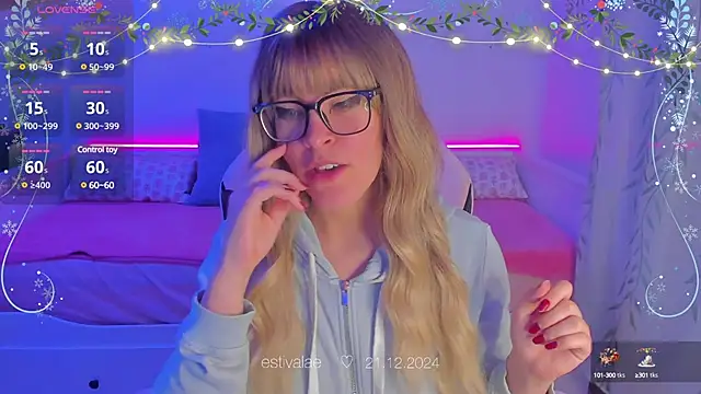 Snapshot of estivalae chatting on December 21, 7:49 pm estivalae online show from December 21, 7:49 pm