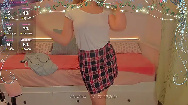 Snapshot of estivalae chatting on December 22, 2:16 pm estivalae online show from December 22, 2:16 pm