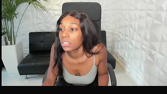 Snapshot of smileybabe chatting on January 3, 10:31 am smileybabe online show from January 3, 10:31 am