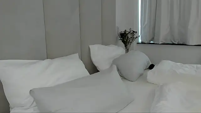 Snapshot of smileybabe chatting on February 27, 8:06 am smileybabe online show from February 27, 8:06 am