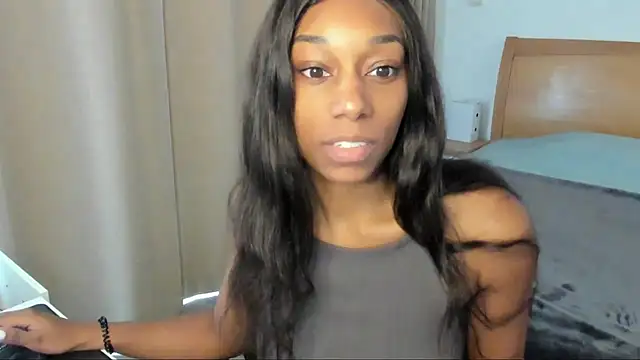 Snapshot of smileybabe chatting on March 6, 7:03 am smileybabe online show from March 6, 7:03 am