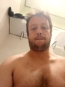 Snapshot of LELUZ88 chatting on March 4, 7:31 pm LELUZ88 online show from March 4, 7:31 pm