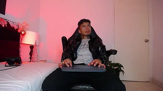 JuanCamiilo 66 online show from January 2, 3:58 am