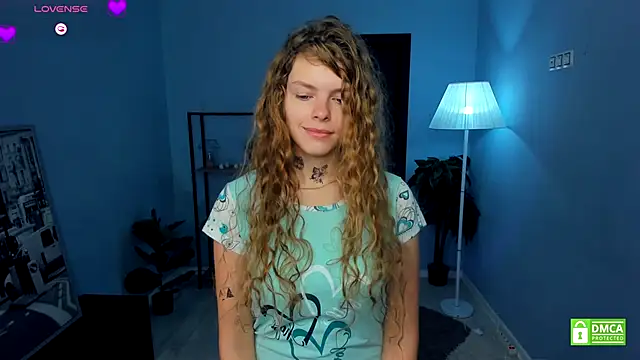 Snapshot of RayaNenlia chatting on November 6, 5:08 am RayaNenlia online show from November 6, 5:08 am