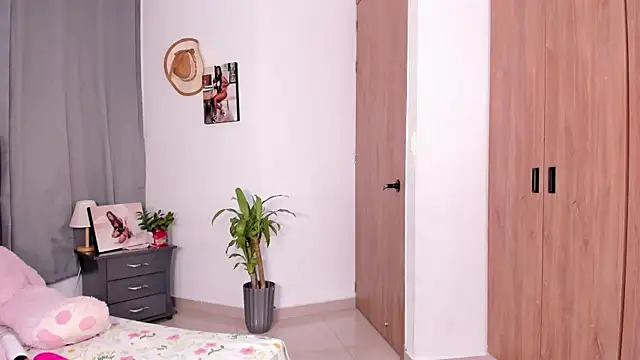 AfroditaRoy online show from March 11, 12:05 am