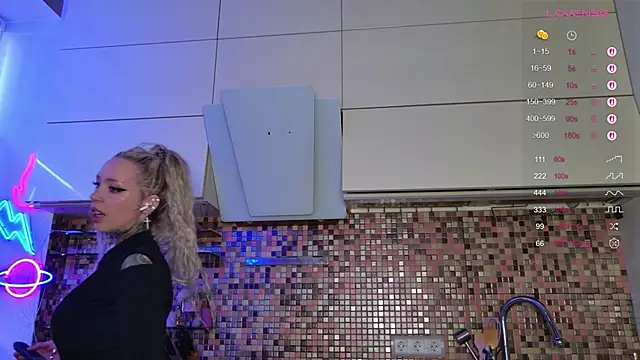 Snapshot of 2badforyou chatting on November 20, 12:05 pm 2badforyou online show from November 20, 12:05 pm