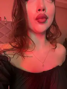 Snapshot of BamBam_XO chatting on January 4, 5:05 am BamBam XO online show from January 4, 5:05 am