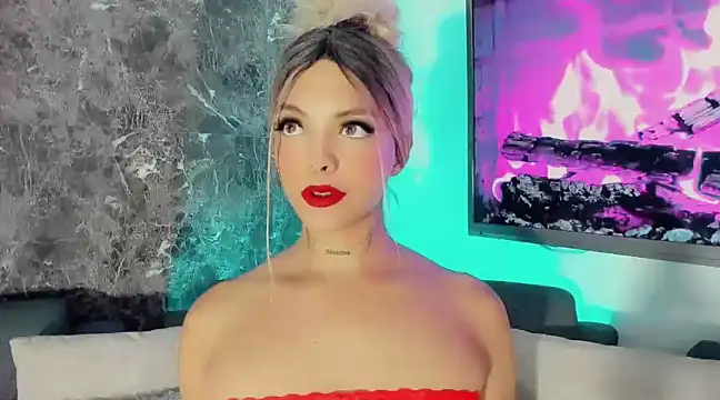 Emmaa Saenz  online show from December 9, 9:16 pm