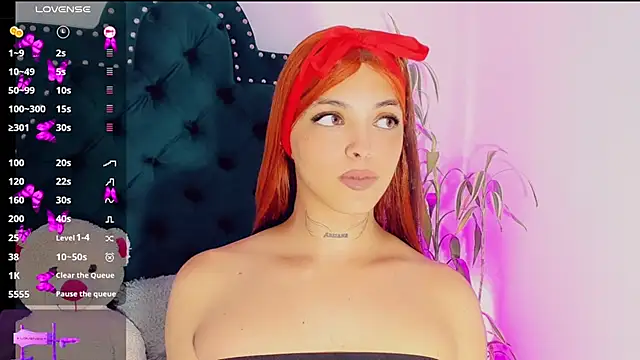 Emmaa Saenz  online show from February 19, 10:20 pm