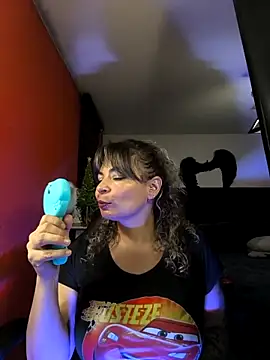 Snapshot of charlotedoll chatting on December 18, 4:29 am charlotedoll online show from December 18, 4:29 am