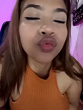 Snapshot of Vidiia chatting on March 23, 5:43 am Vidiia online show from March 23, 5:43 am